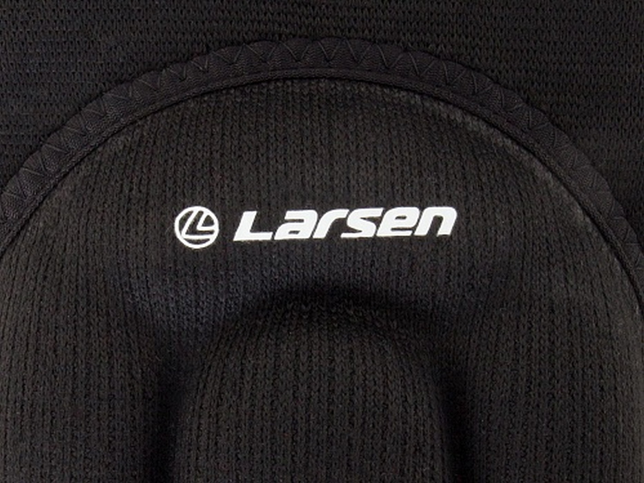 Защита колена Larsen 6755 черный Senior 933_700